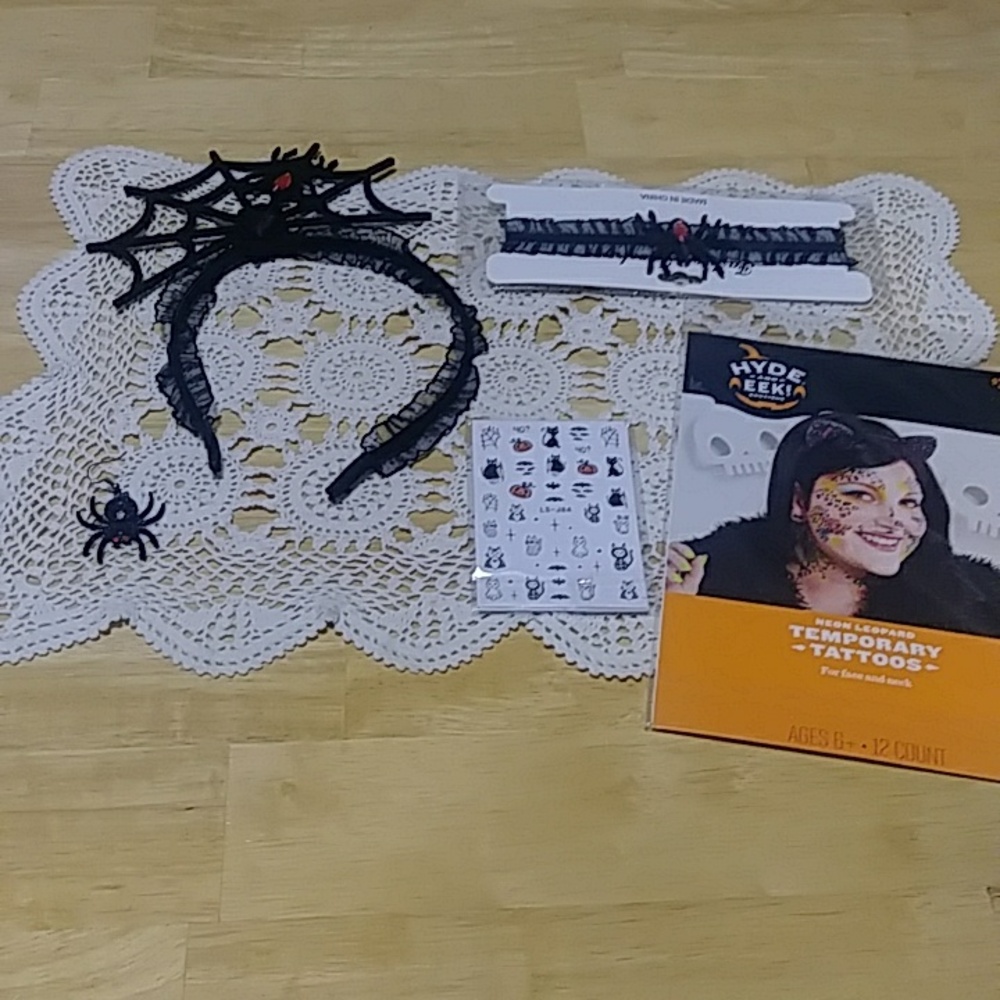 Middle Grade to Teen Halloween bundle - Spider jewelry, nail art, face art